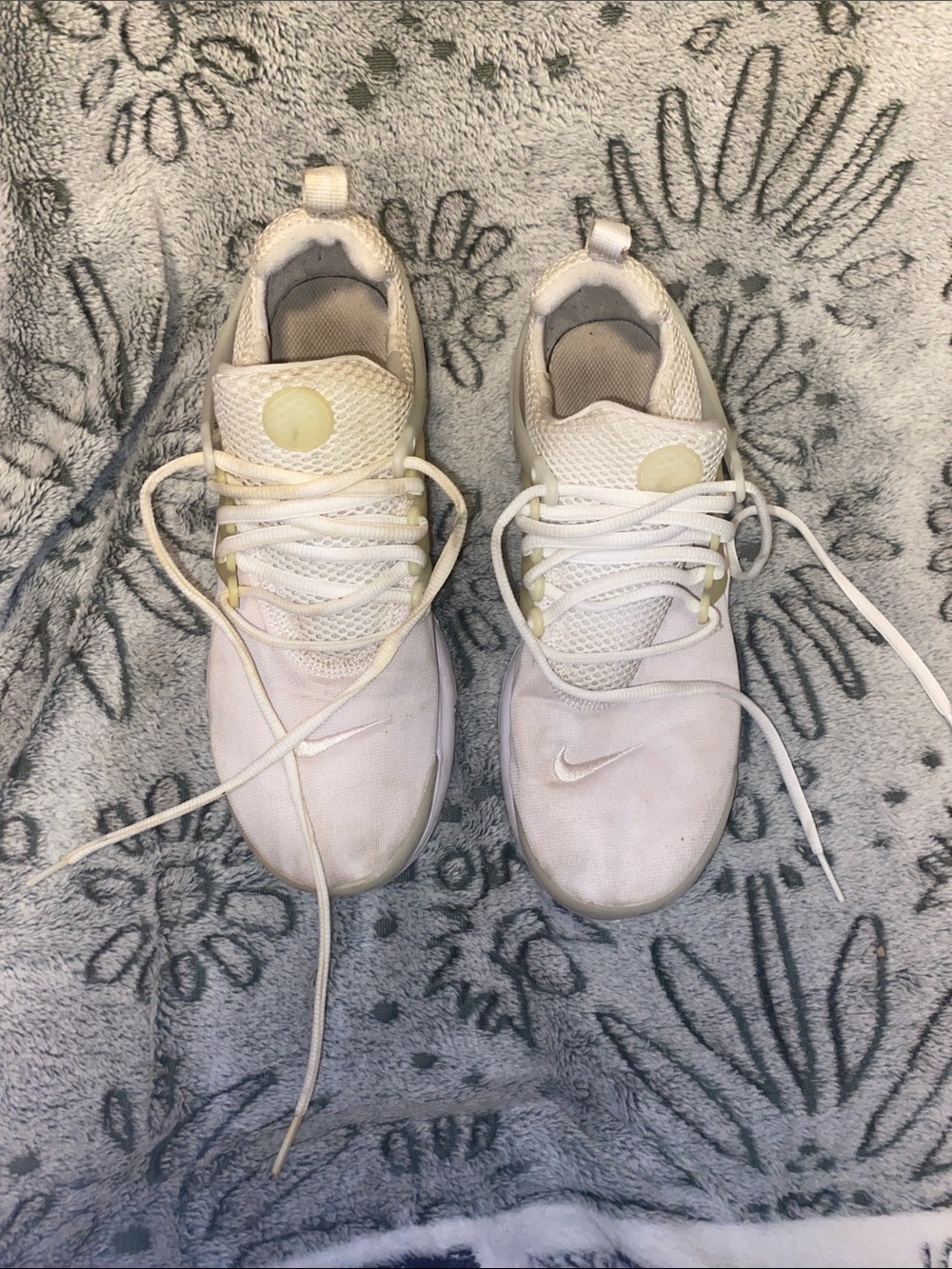 Nike Women's White Mesh Lace-Up Sneakers